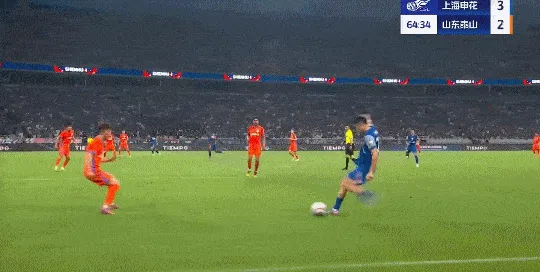 陈晋一左路传中，徐皓阳头球攻门顶进，申花3-2