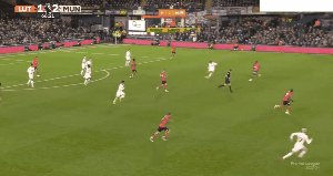 1708299536878089319.gif 【英超】卢顿1比2曼联 霍伊伦双响建功
