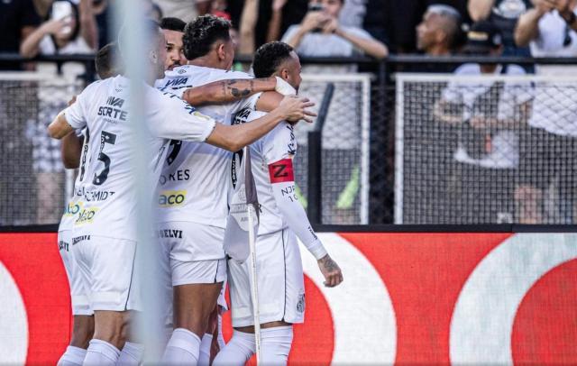 1740383970530039335.jpg 规则官方-角球直接破门 内马尔打进个人首个“奥林匹克进球”